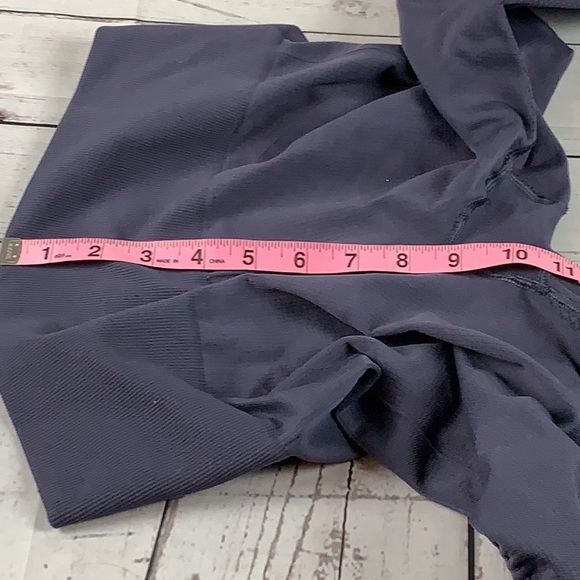 lululemon navy crop Capri ruched side leggings size 6 - Picture 6 of 12